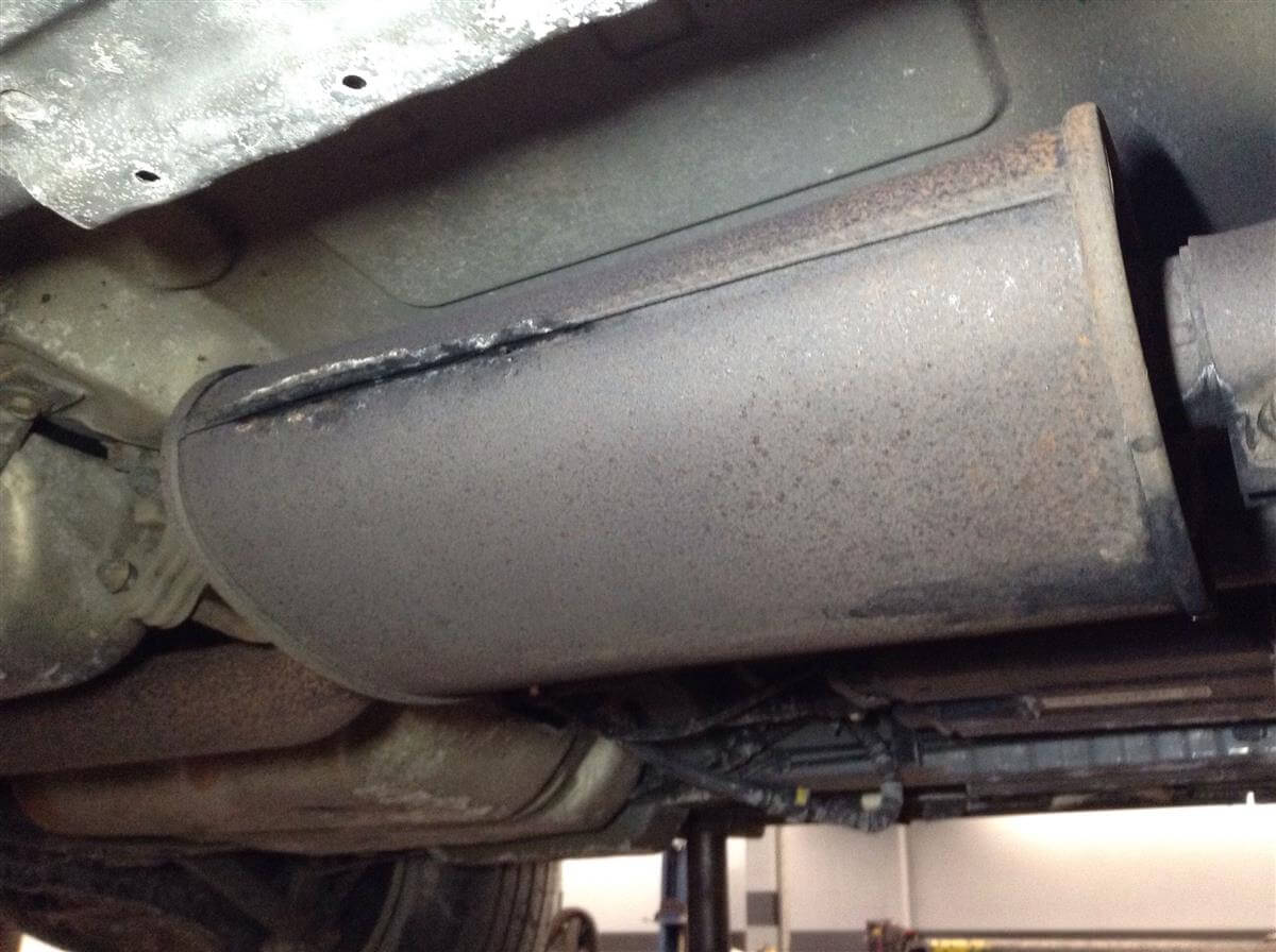 How Do You Get an Exhaust Leak: Common Causes and Prevention